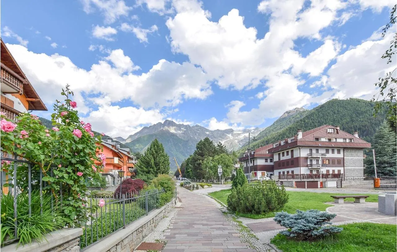 1 Bedroom Lovely Apartment In Ponte Di Legno Italy