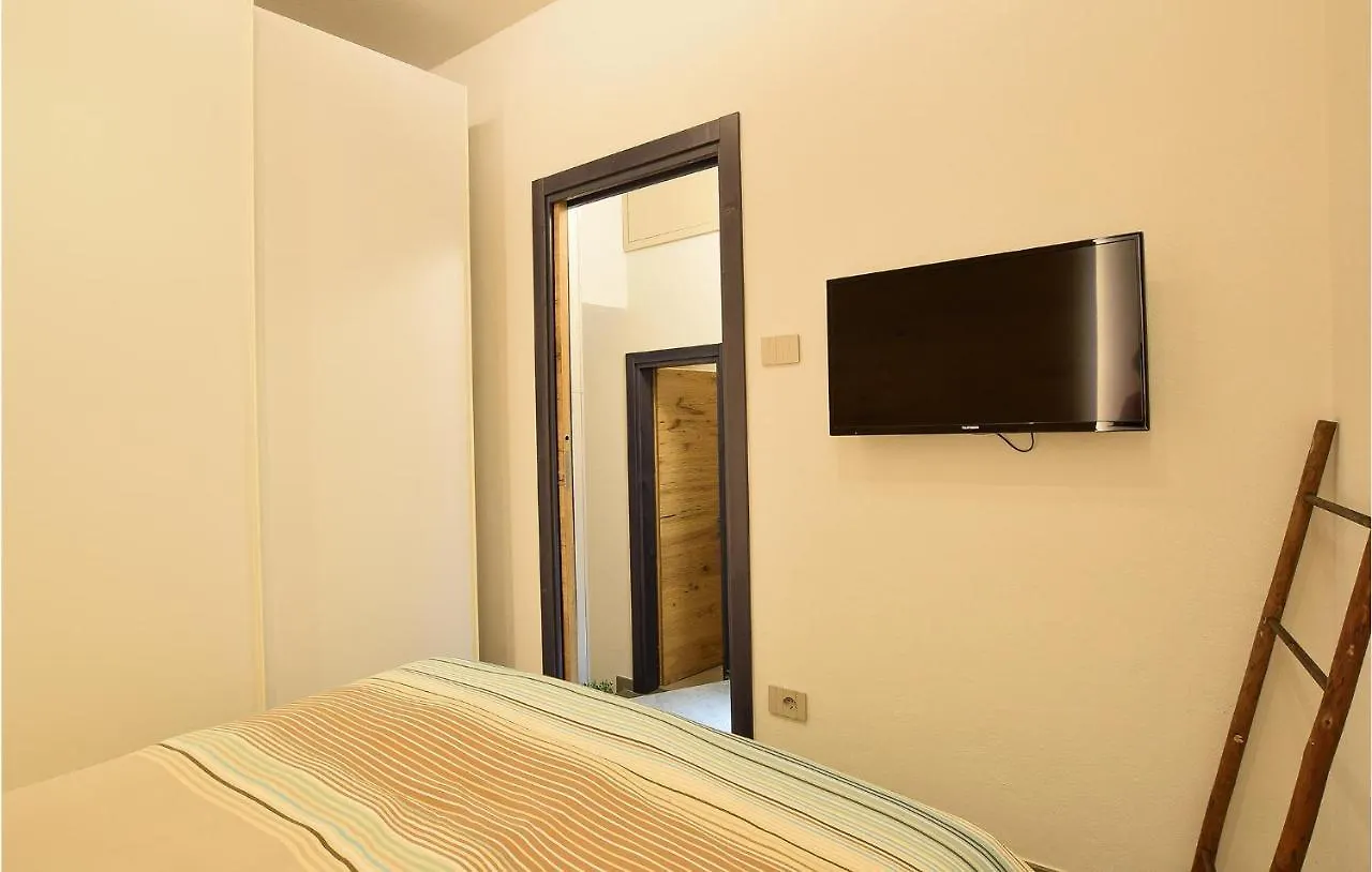 1 Bedroom Lovely Apartment In Ponte Di Legno