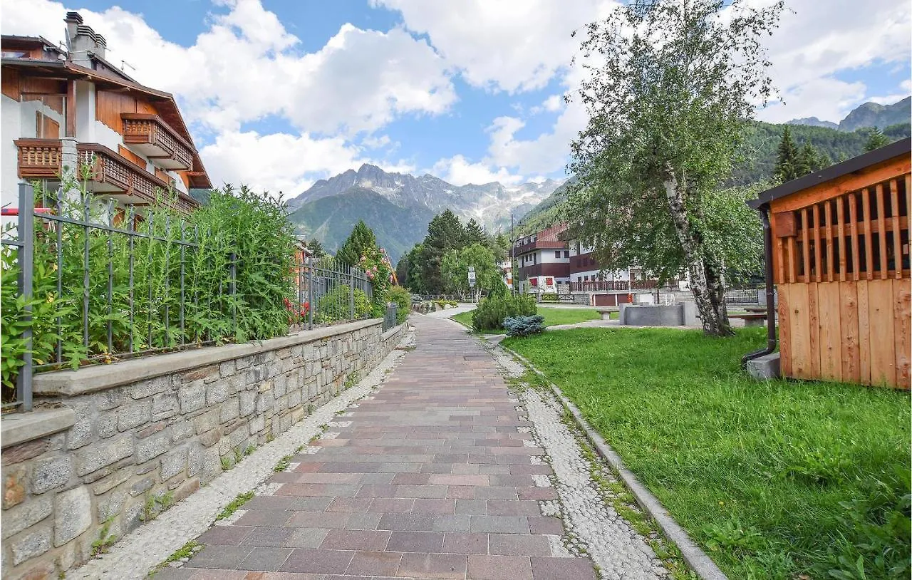 1 Bedroom Lovely Apartment In Ponte Di Legno Italy